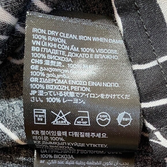 Disney Men's Mickey Casual Button Down Shirt RARE Sorcerer Divided M - EUC - Picture 9 of 14